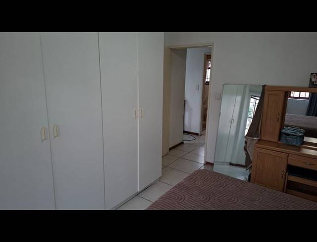 2 BEDROOM PROPERTY TO RENT IN VREDENBERG